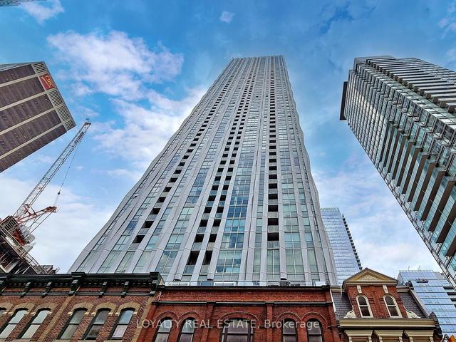 4909 - 1 Yorkville Ave, Condo with 2 bedrooms, 2 bathrooms and 1 parking in Toronto ON | Image 1