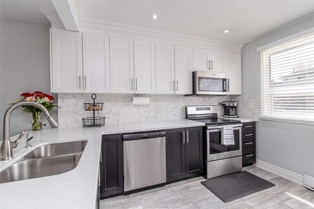 39 - 170 Lavina Cres, Townhouse with 3 bedrooms, 2 bathrooms and 2 parking in Hamilton ON | Image 23