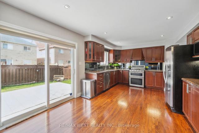 86 El Camino Way, House detached with 4 bedrooms, 5 bathrooms and 6 parking in Brampton ON | Image 4