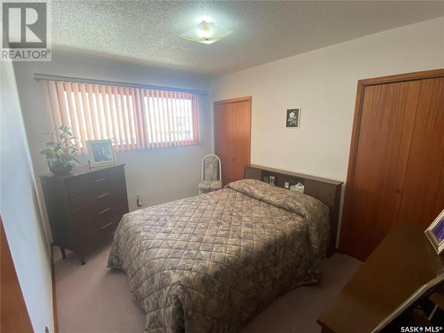 114 3rd Avenue E, House detached with 3 bedrooms, 2 bathrooms and null parking in Gravelbourg SK | Image 12
