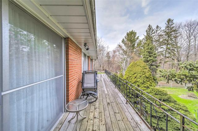 44 Revcoe Dr, House detached with 2 bedrooms, 2 bathrooms and 4 parking in Toronto ON | Image 8