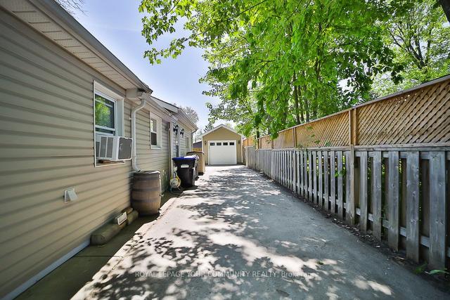 1137 Shore Acres Dr, House detached with 3 bedrooms, 1 bathrooms and 10 parking in Innisfil ON | Image 32