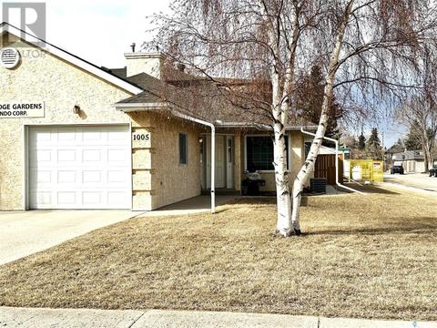 1005 6th Avenue, House attached with 2 bedrooms, 3 bathrooms and null parking in Humboldt SK | Card Image