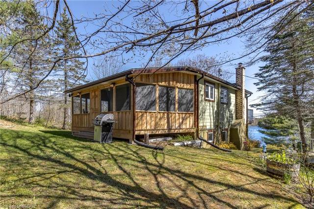 433 White Falls Road, House detached with 2 bedrooms, 1 bathrooms and 6 parking in Georgian Bay ON | Image 1