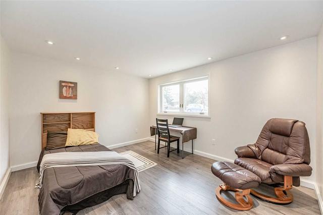 52 Briarwood Cres, House detached with 2 bedrooms, 2 bathrooms and 2 parking in Hamilton ON | Image 11