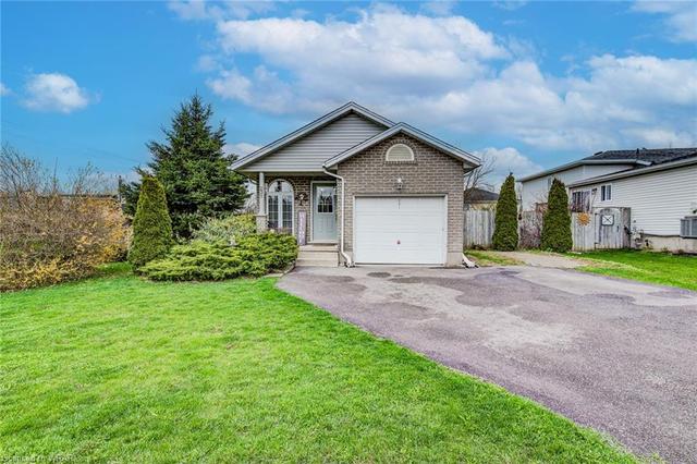 231 Forrest Avenue E, House detached with 2 bedrooms, 1 bathrooms and 4 parking in Wilmot ON | Image 1