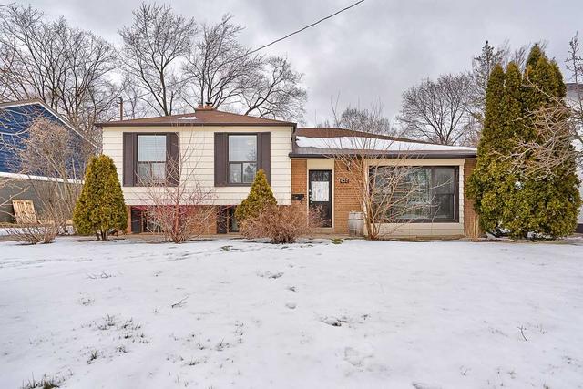 632 Trafford Cres, House detached with 3 bedrooms, 2 bathrooms and 4 parking in Oakville ON | Image 1
