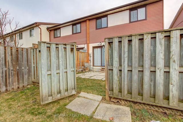 132 - 132 Baronwood Crt, Townhouse with 3 bedrooms, 2 bathrooms and 2 parking in Brampton ON | Image 29