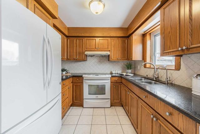 3366 Nadine Cres, House detached with 4 bedrooms, 4 bathrooms and 4 parking in Mississauga ON | Image 3