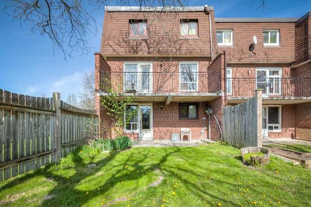 69 - 70 Crockamhill Dr, Townhouse with 3 bedrooms, 2 bathrooms and 2 parking in Toronto ON | Image 24