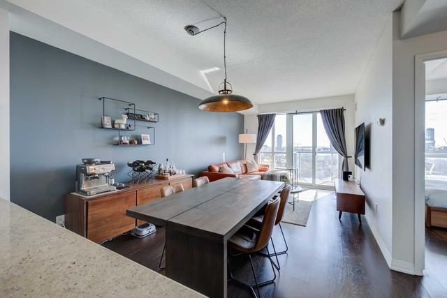 1606 - 25 Cole St, Condo with 1 bedrooms, 1 bathrooms and 1 parking in Toronto ON | Card Image