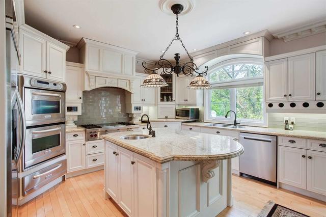 9 Addison Cres, House detached with 5 bedrooms, 4 bathrooms and 6 parking in Toronto ON | Image 5