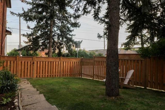 1576 Davenport Rd, House detached with 3 bedrooms, 2 bathrooms and 1 parking in Toronto ON | Image 15