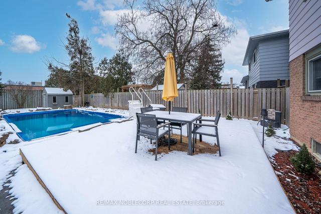 798 Frobisher Blvd, House detached with 4 bedrooms, 3 bathrooms and 5 parking in Milton ON | Image 27