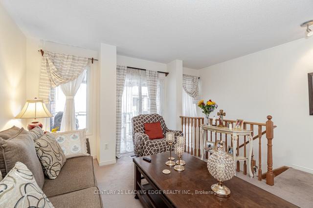 99 Torbarrie Rd, House attached with 3 bedrooms, 4 bathrooms and 1 parking in Toronto ON | Image 7