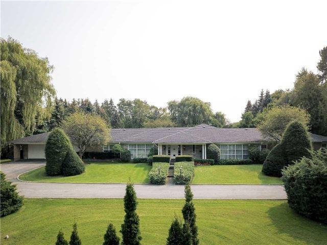 66 Park Lane Circ, House detached with 4 bedrooms, 5 bathrooms and 2 parking in Toronto ON | Image 1