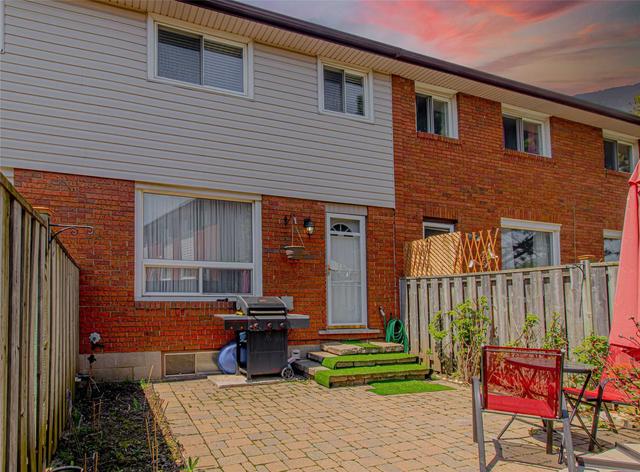 39 - 170 Lavina Cres, Townhouse with 3 bedrooms, 2 bathrooms and 2 parking in Hamilton ON | Image 18