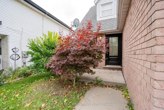 716 Elgin St N, House detached with 3 bedrooms, 3 bathrooms and 5 parking in Cambridge ON | Image 12