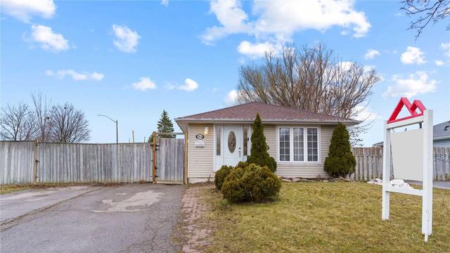 764 Grandview Dr, House detached with 3 bedrooms, 1 bathrooms and 3 parking in Oshawa ON | Image 1