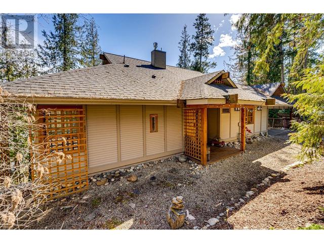 661 Park Road, House detached with 3 bedrooms, 2 bathrooms and 8 parking in Columbia Shuswap D BC | Image 4