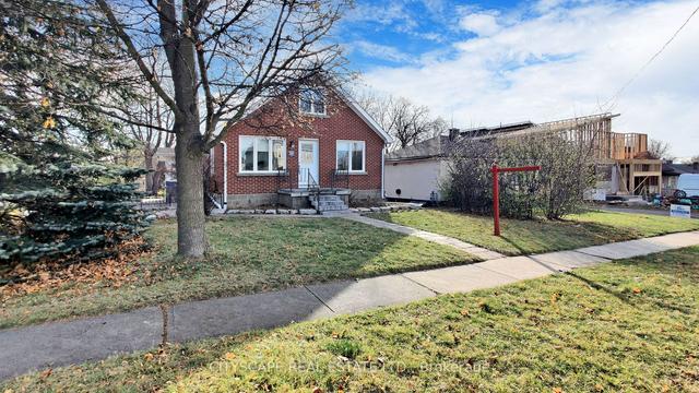 39 Woodward Ave, House detached with 3 bedrooms, 2 bathrooms and 6 parking in Brampton ON | Image 35