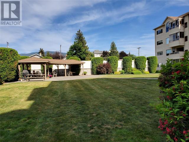 3805 - 30th Avenue Unit# 213, Condo with 2 bedrooms, 2 bathrooms and null parking in East Kootenay C BC | Image 23