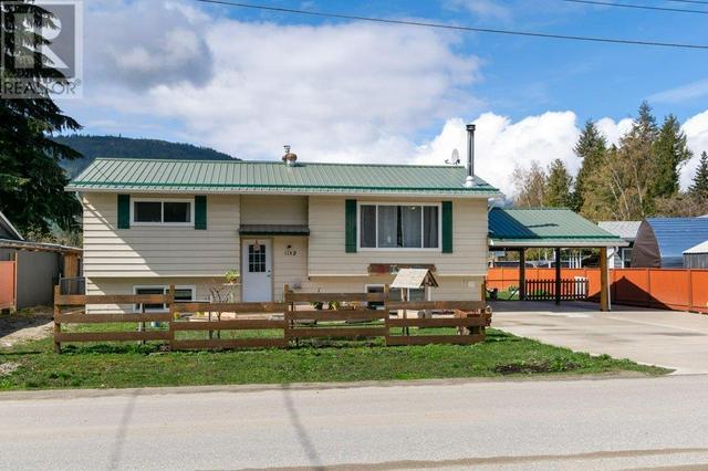 1142 Larch Avenue, House detached with 4 bedrooms, 2 bathrooms and 6 parking in Sicamous BC | Image 23