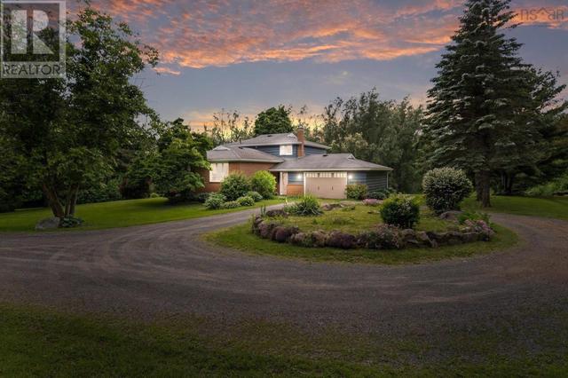 330 Gabriel Road, House detached with 5 bedrooms, 2 bathrooms and null parking in West Hants NS | Card Image