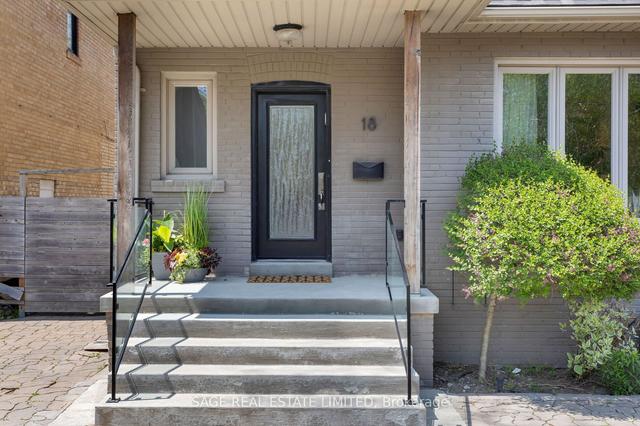 18 Northmount Ave, House detached with 4 bedrooms, 4 bathrooms and 3 parking in Toronto ON | Image 23