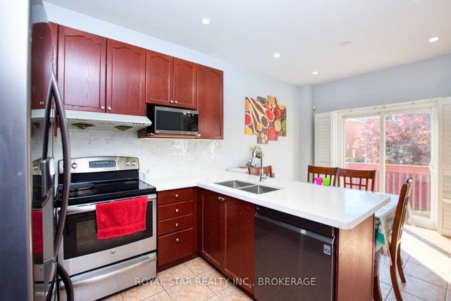 upper - 18 Saint Eugene St, House semidetached with 3 bedrooms, 3 bathrooms and 2 parking in Brampton ON | Image 7