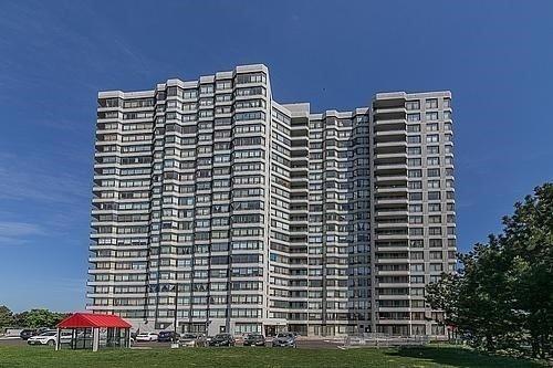 1403 - 330 Alton Towers Circ, Condo with 2 bedrooms, 2 bathrooms and 1 parking in Toronto ON | Image 1