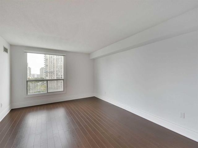 1001 - 5 Concorde Pl, Condo with 2 bedrooms, 2 bathrooms and 1 parking in Toronto ON | Image 8