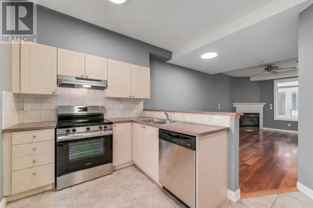 217, - 527 15 Avenue Sw, Condo with 2 bedrooms, 1 bathrooms and 1 parking in Calgary AB | Image 4