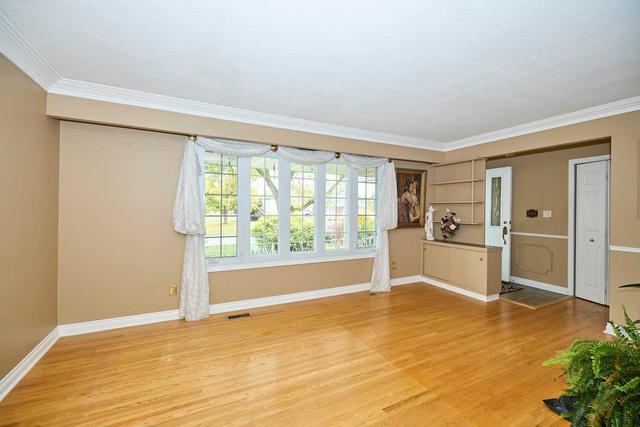 27 Woodcrest Dr, House detached with 3 bedrooms, 2 bathrooms and 5 parking in St. Catharines ON | Image 27