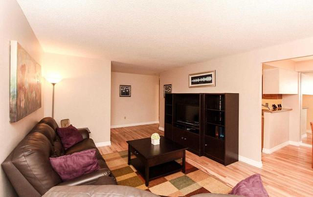 212 - 175 Cedar Ave, Condo with 2 bedrooms, 2 bathrooms and 1 parking in Richmond Hill ON | Image 6