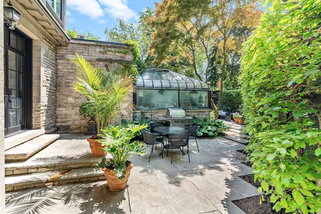 2 Hawthorn Ave, House semidetached with 5 bedrooms, 7 bathrooms and 2 parking in Toronto ON | Image 26