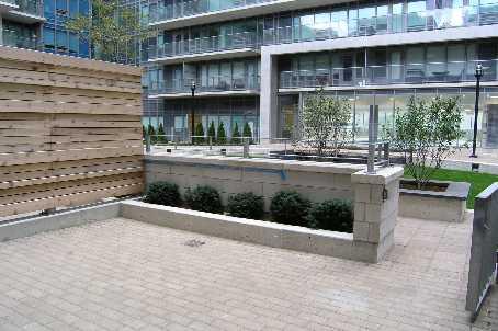 th8 - 57 East Liberty St, Townhouse with 1 bedrooms, 2 bathrooms and 1 parking in Toronto ON | Image 2