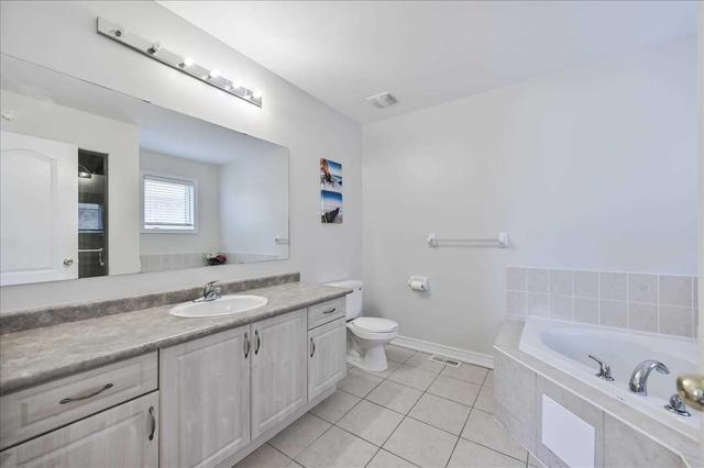 46 Ozner Cres, House semidetached with 4 bedrooms, 4 bathrooms and 2 parking in Vaughan ON | Image 9