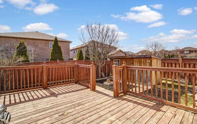 30 National Cres W, House detached with 3 bedrooms, 4 bathrooms and 4 parking in Brampton ON | Image 28