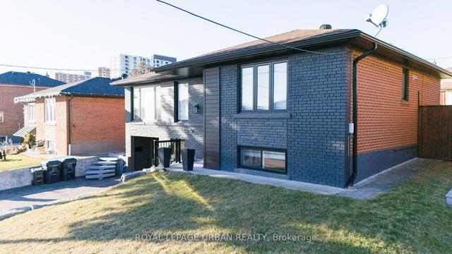 92 Beckett Ave, House detached with 3 bedrooms, 3 bathrooms and 5 parking in Toronto ON | Image 12