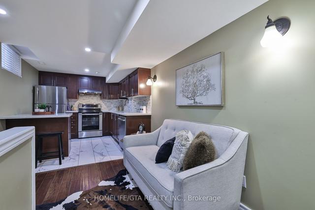 52 Clandfield St, House detached with 3 bedrooms, 4 bathrooms and 4 parking in Markham ON | Image 22