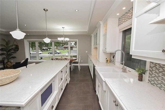 34 Royal York Rd, House detached with 4 bedrooms, 2 bathrooms and 6 parking in St. Catharines ON | Image 20