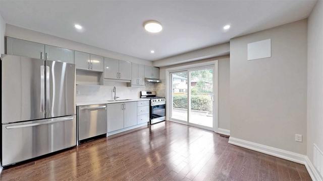 35 Lyncroft Dr, House detached with 3 bedrooms, 5 bathrooms and 3 parking in Toronto ON | Image 13