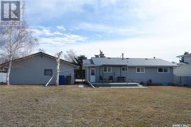 268 Westview Drive, House detached with 3 bedrooms, 2 bathrooms and null parking in Coronach SK | Image 2