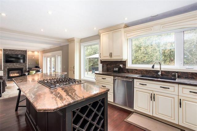 2124 Agincourt Crescent, House detached with 4 bedrooms, 2 bathrooms and 4 parking in Burlington ON | Image 11