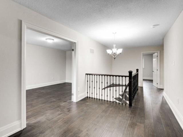 18 Smye Crt, House detached with 5 bedrooms, 3 bathrooms and 4 parking in Brampton ON | Image 12