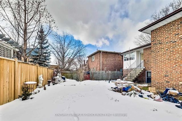 7 Riverside Dr, House detached with 3 bedrooms, 2 bathrooms and 6 parking in Toronto ON | Image 5