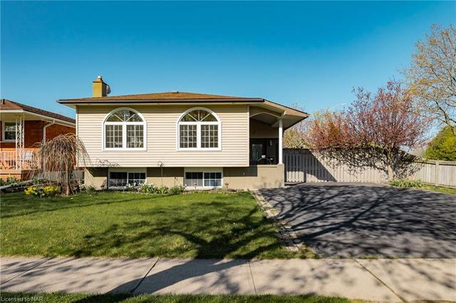 6495 Pitton Road, House detached with 4 bedrooms, 2 bathrooms and null parking in Niagara Falls ON | Image 2