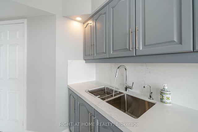 2101 - 24 Hanover Rd, Condo with 2 bedrooms, 2 bathrooms and 2 parking in Brampton ON | Image 10