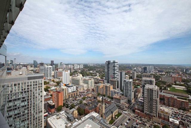 4305 - 197 Yonge St, Condo with 1 bedrooms, 1 bathrooms and 1 parking in Toronto ON | Image 12